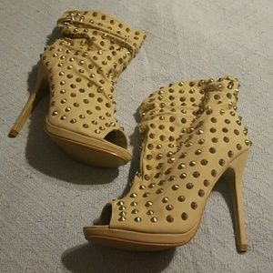 Gorgeous studded heels!